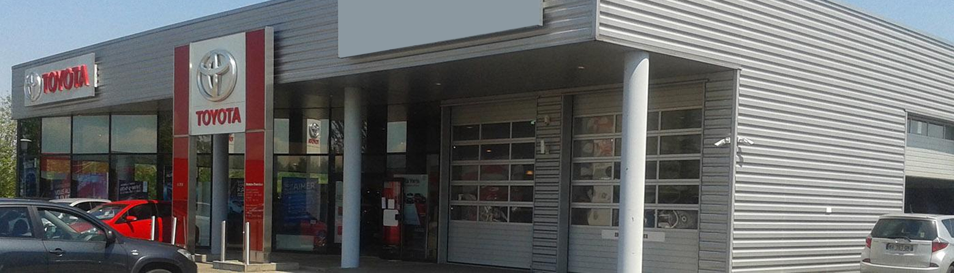 Facade de la concession TOYOTA Toys Motors à Sarrebourg en Moselle.